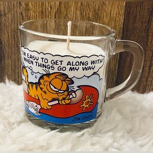 Garfield 1978 glass mug w/soy candle